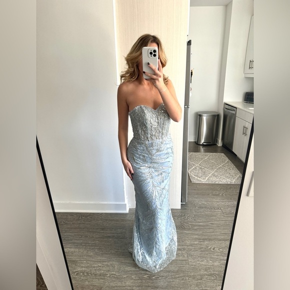 MAC DUGGAL Blue Strapless Embellished Trumpet Gown 4 - Picture 6 of 16